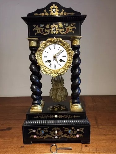 Antico elegante orologio - ed, a